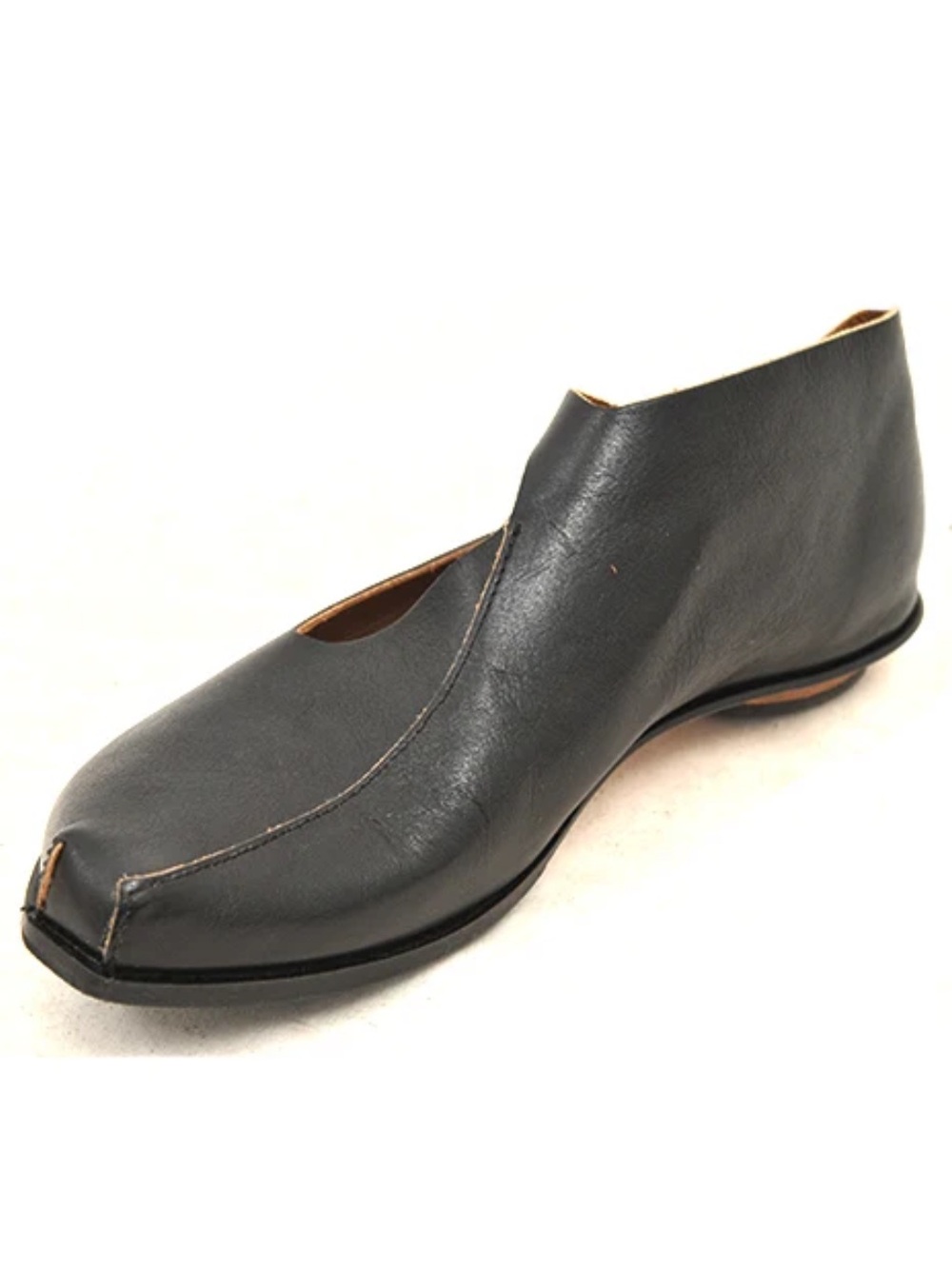 Cydwoq Oval Handmade Distressed Leather Minimalist Slip-Ons Shoes l Women's 37.5